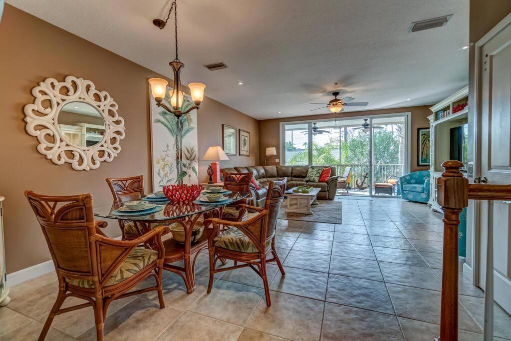 Bradenton Beach Resort Style Getaway-Walk To Beach Esterno foto