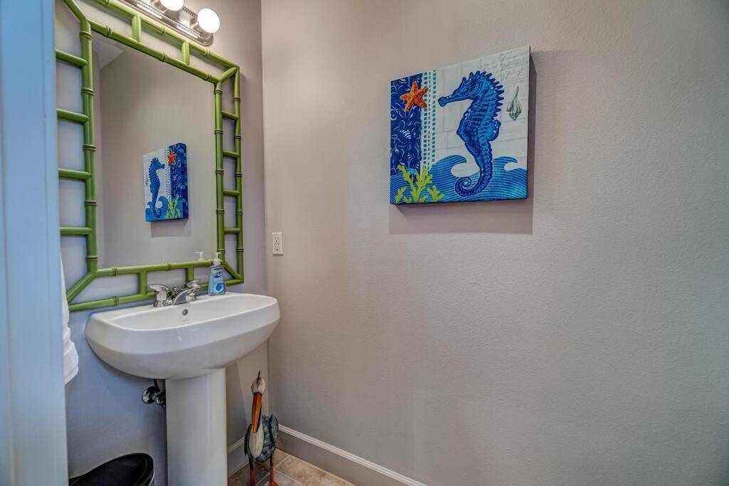 Bradenton Beach Resort Style Getaway-Walk To Beach Esterno foto